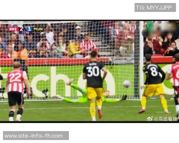 曼联旧将感叹姆伯莫阿玛德离队后右路防线崩溃局面