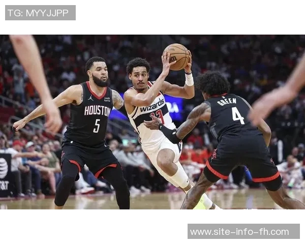 昔日冠军后卫普尔半场表现亮眼贡献11分3板3断展现高难度进攻能力